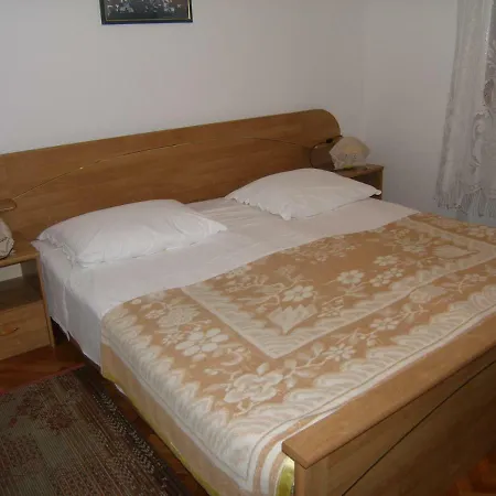 Cozy 4 Person Marija Apartment